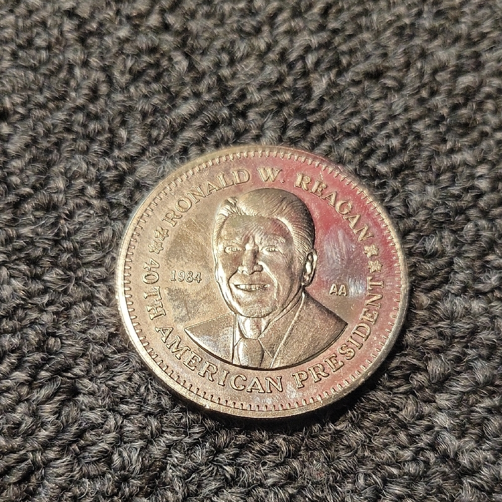 TOKEN MEDAL COIN PRESIDENT RONALD W REAGAN DOUBLE EAGLE